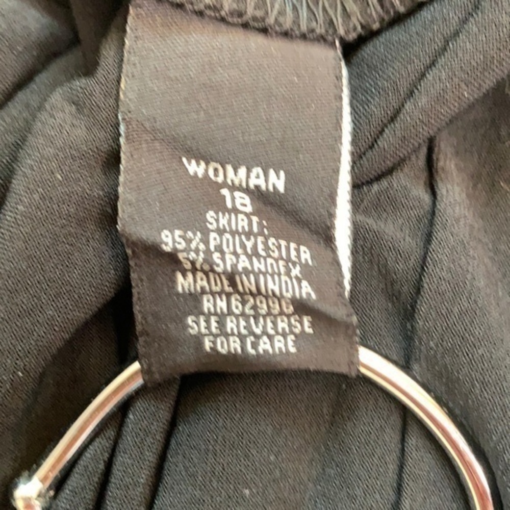 Black Ribbed Skirt - Picture 3 of 3